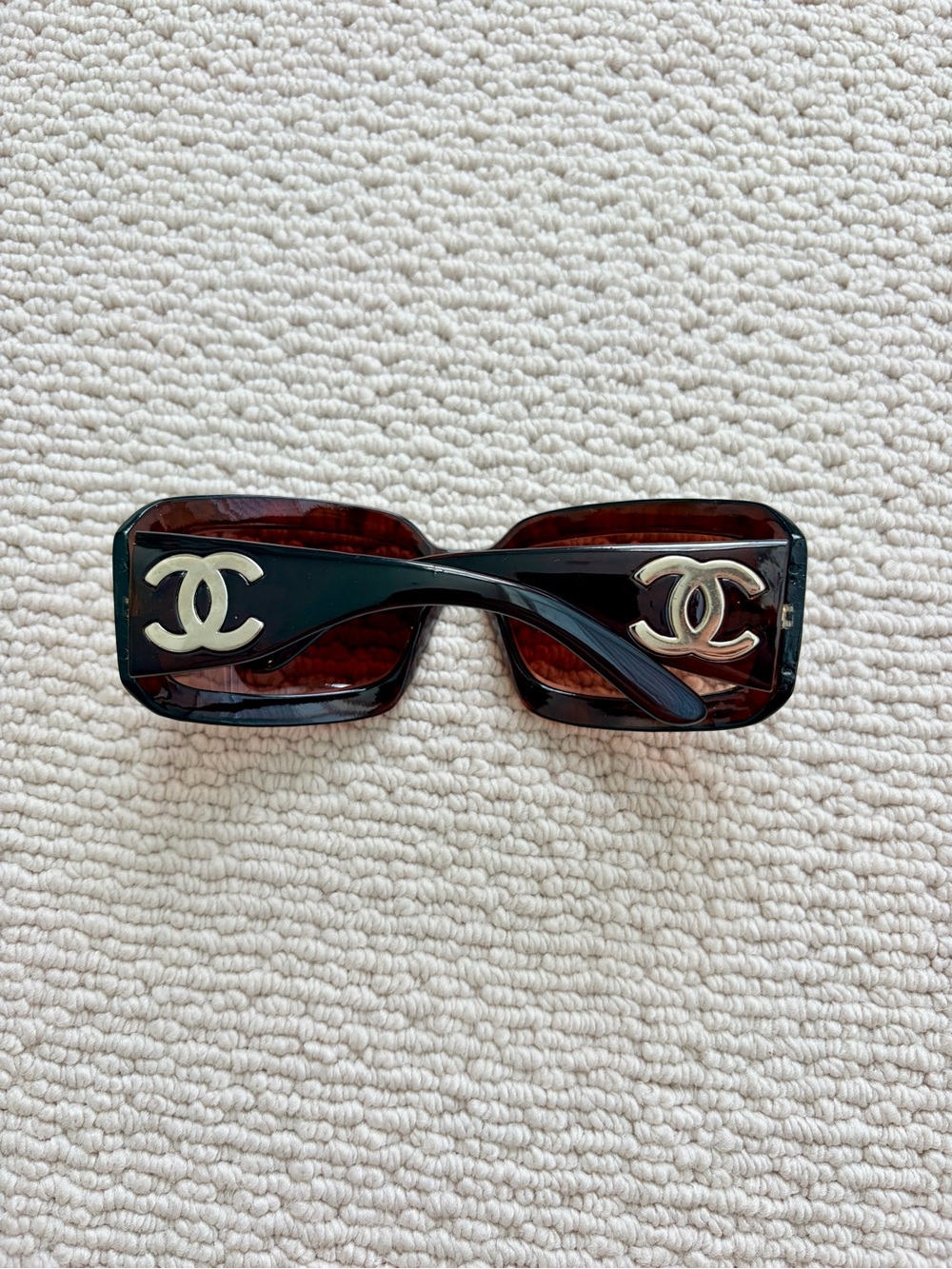 CHANEL Brown Gradient Logo Oversized Women's Sunglasses - Picture 2 of 6
